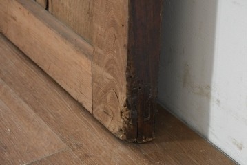 アンティーク建具　明治から大正期　総欅(ケヤキ)材　漆塗り　重厚な金具付き蔵戸1枚　(R-088507)