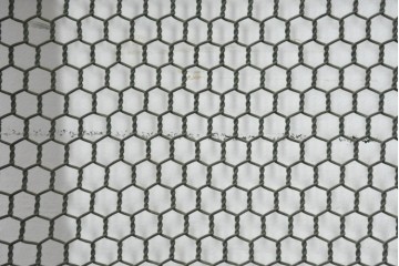 アンティーク建具　明治から大正期　上手物!!　総欅(ケヤキ)材　重厚な金具が目を引くきつね格子蔵戸1枚　(R-088508)
