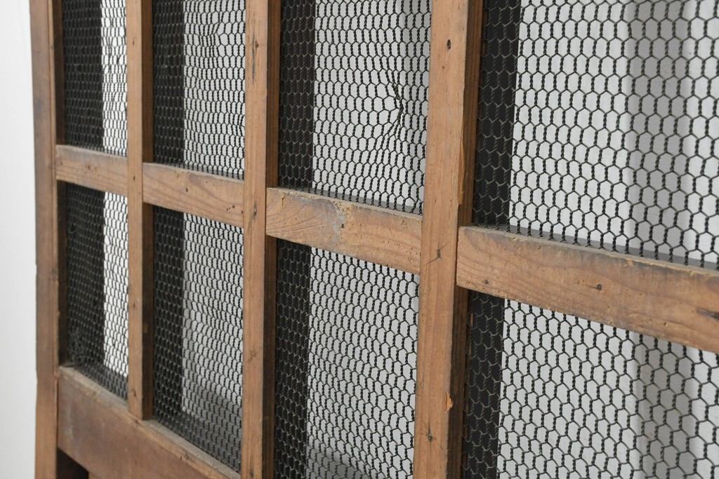 アンティーク建具　明治から大正期　上手物!!　総欅(ケヤキ)材　重厚な金具が目を引くきつね格子蔵戸1枚　(R-088508)