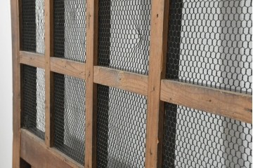 アンティーク建具　明治から大正期　上手物!!　総欅(ケヤキ)材　重厚な金具が目を引くきつね格子蔵戸1枚　(R-088508)