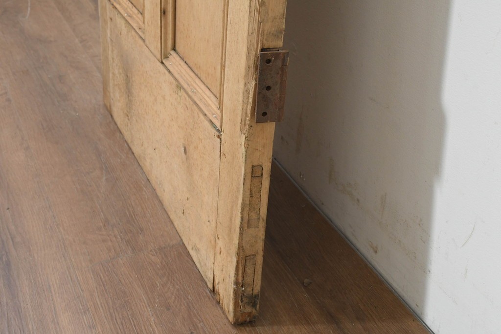 フランスアンティーク建具　パイン材　温かみのある木肌が魅力のドア1枚　(R-088510)