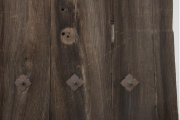 アンティーク建具　明治から大正期　総欅材　味わい深い古木と鉄飾りが風格を出す門扉1枚　(R-088515)