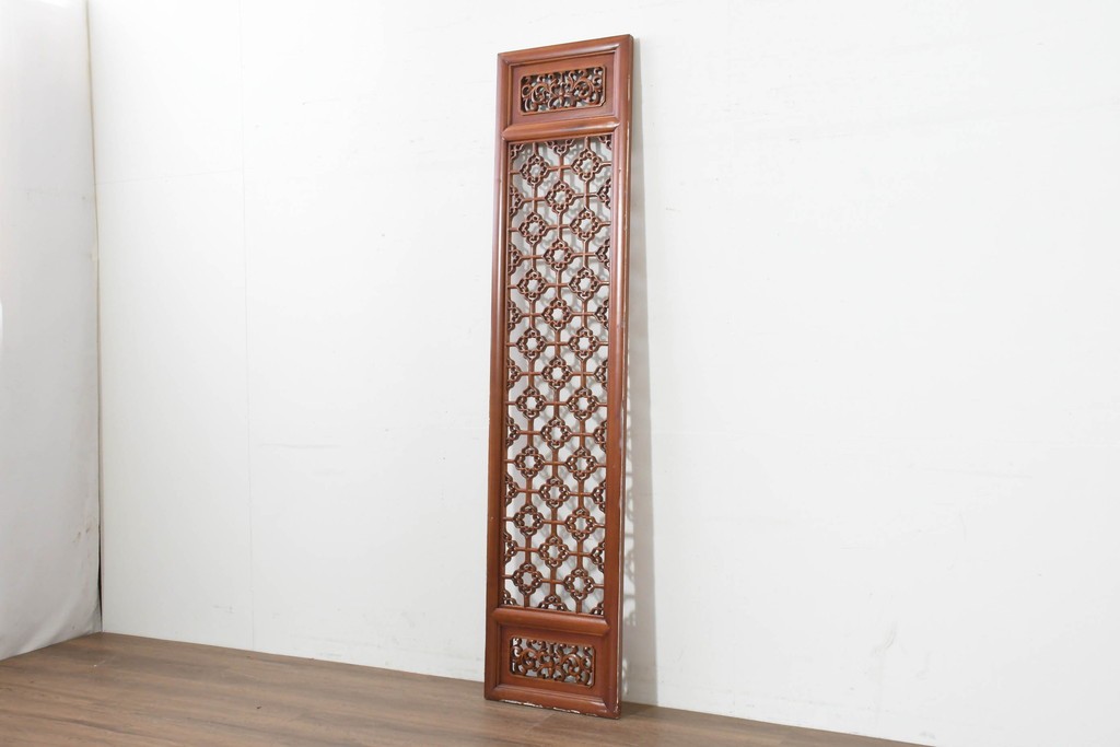 中古　中国　オリエンタルデザイン　花格子の透かし彫りが可愛らしい彫刻パネル　(R-088518)