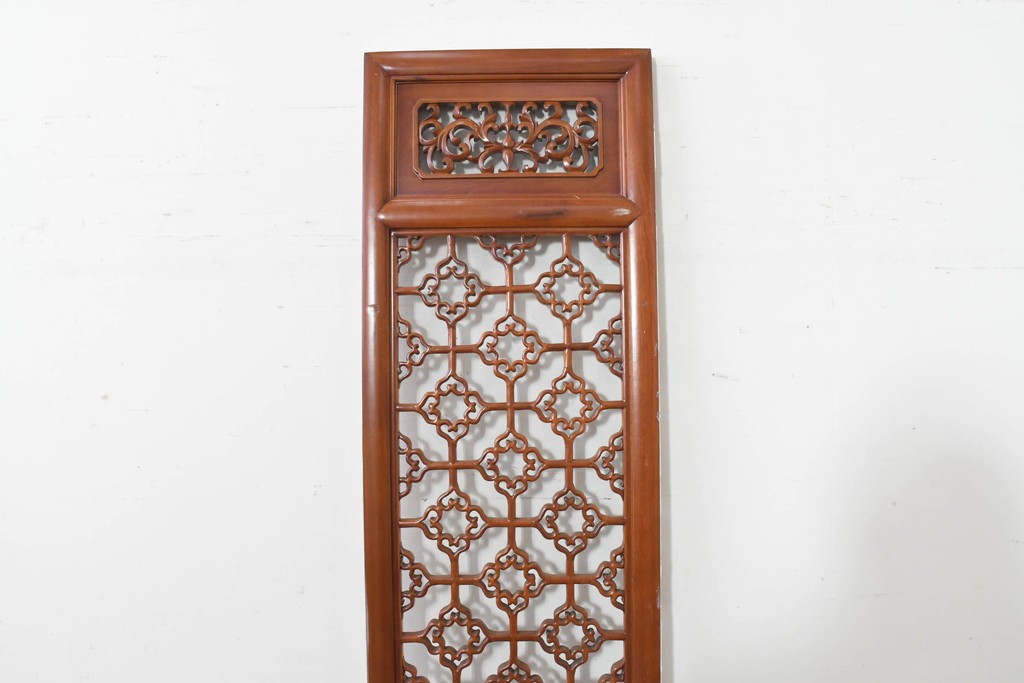 中古　中国　オリエンタルデザイン　花格子の透かし彫りが可愛らしい彫刻パネル　(R-088518)