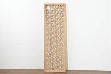 アジアンヴィンテージ建具　1970年から1980年頃　幾何学文様の透かしデザインが印象的なパネル1枚　(R-088519)