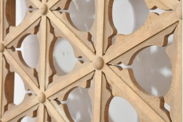 アジアンヴィンテージ建具　1970年から1980年頃　幾何学文様の透かしデザインが印象的なパネル1枚　(R-088519)