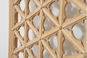 アジアンヴィンテージ建具　1970年から1980年頃　幾何学文様の透かしデザインが印象的なパネル1枚　(R-088519)