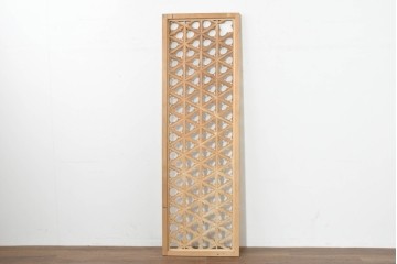 アジアンヴィンテージ建具　1970年から1980年頃　幾何学文様の透かしデザインが印象的なパネル1枚　(R-088519)
