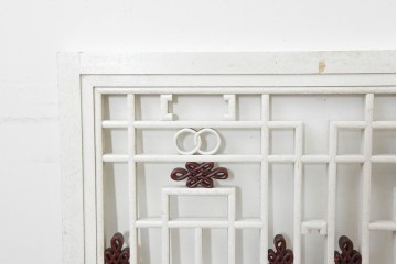 中国ヴィンテージ建具　白と赤の華やかなペイントが目を引く中国格子1枚　(R-088520)