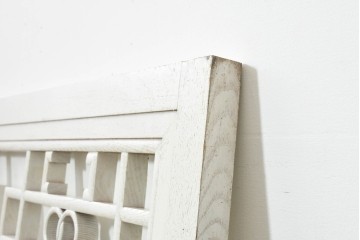 中国ヴィンテージ建具　白と赤の華やかなペイントが目を引く中国格子1枚　(R-088520)