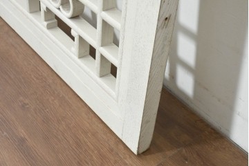 中国ヴィンテージ建具　白と赤の華やかなペイントが目を引く中国格子1枚　(R-088520)