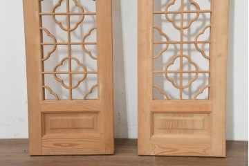 中国ヴィンテージ建具　伝統的な格子意匠が美しい格子窓2枚セット　(R-088525)