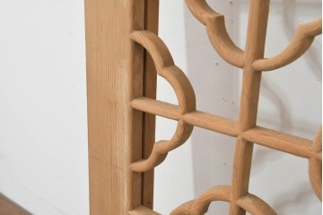 中国ヴィンテージ建具　伝統的な格子意匠が美しい格子窓2枚セット　(R-088525)