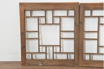 アジアンアンティーク建具　1930年頃　個性的な幾何学模様を楽しめる窓2枚セット　(R-088526)