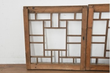 アジアンアンティーク建具　1930年頃　個性的な幾何学模様を楽しめる窓2枚セット　(R-088526)