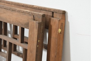 アジアンアンティーク建具　1930年頃　個性的な幾何学模様を楽しめる窓2枚セット　(R-088526)
