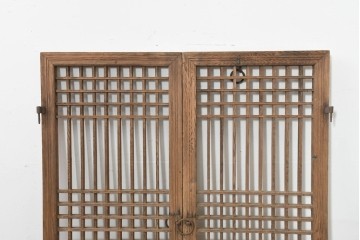 中国アンティーク建具　1900年頃　李朝建具　均整の取れた格子意匠が魅力の窓2枚(1対)セット　(R-088527)