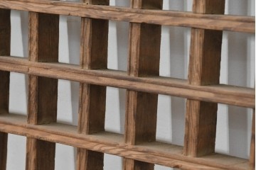 中国アンティーク建具　1900年頃　李朝建具　均整の取れた格子意匠が魅力の窓2枚(1対)セット　(R-088527)