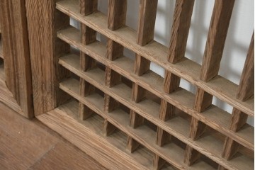 中国アンティーク建具　1900年頃　李朝建具　均整の取れた格子意匠が魅力の窓2枚(1対)セット　(R-088527)