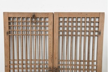 中国アンティーク建具　1900年頃　李朝建具　均整の取れた格子意匠が魅力の窓2枚(1対)セット　(R-088527)