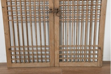 中国アンティーク建具　1900年頃　李朝建具　均整の取れた格子意匠が魅力の窓2枚(1対)セット　(R-088527)