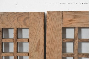 中国アンティーク建具　1900年頃　李朝建具　均整の取れた格子意匠が魅力の窓2枚(1対)セット　(R-088527)