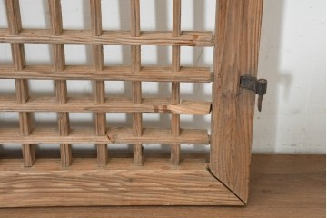 中国アンティーク建具　1900年頃　李朝風建具　均整の取れた格子意匠が魅力の窓2枚(1対)セット　(R-088528)