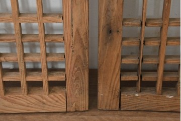 中国アンティーク建具　1900年頃　李朝風建具　均整の取れた格子意匠が魅力の窓2枚(1対)セット　(R-088528)