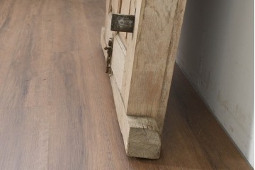アジアンアンティーク建具　インド伝統×西洋建築の融合!　重厚な鋳造金網付き　大型の枠付き両開き窓1枚　(R-088530)