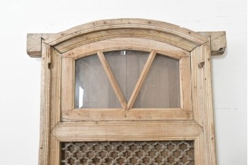 アジアンアンティーク建具　インド伝統×西洋建築の融合!　重厚な鋳造金網付き　大型の枠付き両開き窓1枚　(R-088530)