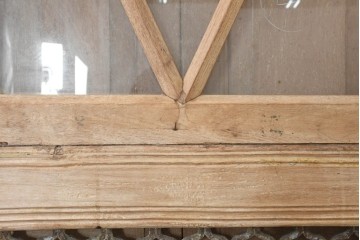 アジアンアンティーク建具　インド伝統×西洋建築の融合!　重厚な鋳造金網付き　大型の枠付き両開き窓1枚　(R-088530)