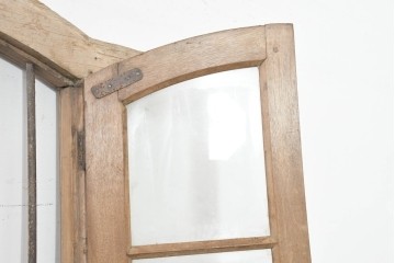 アジアンアンティーク建具　インド伝統×西洋建築の融合!　金属製縦格子付き　大型の枠付き両開き窓1枚　(R-088531)
