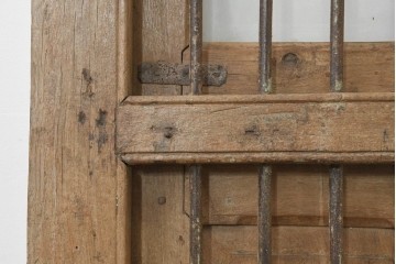 アジアンアンティーク建具　インド伝統×西洋建築の融合!　金属製縦格子付き　大型の枠付き両開き窓1枚　(R-088531)