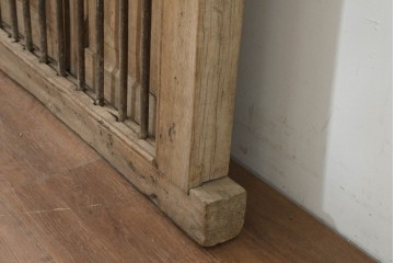 アジアンアンティーク建具　インド伝統×西洋建築の融合!　金属製縦格子付き　大型の枠付き両開き窓1枚　(R-088531)