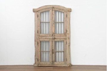 アジアンアンティーク建具　インド伝統×西洋建築の融合!　金属製縦格子付き　大型の枠付き両開き窓1枚　(R-088532)