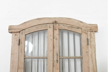 アジアンアンティーク建具　インド伝統×西洋建築の融合!　金属製縦格子付き　大型の枠付き両開き窓1枚　(R-088532)