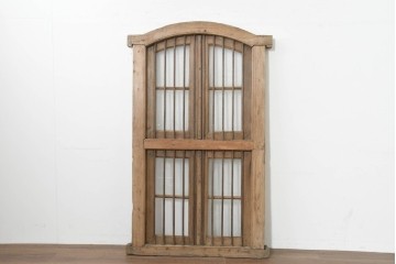 アジアンアンティーク建具　インド伝統×西洋建築の融合!　金属製縦格子付き　大型の枠付き両開き窓1枚　(R-088532)