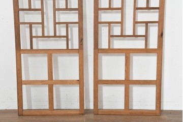 ヴィンテージ建具　1960年頃　韓国　李朝建具　幾何学デザインが目を引く明り取り2枚セット　(R-088533)