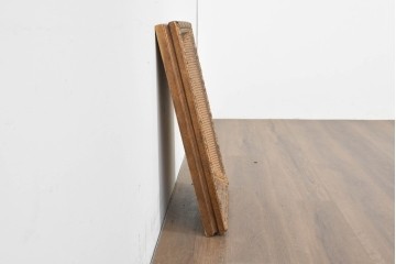 イギリスヴィンテージ　立体的な装飾フレームが魅力のウォールミラー　(R-088549)