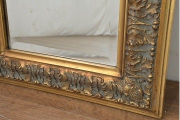 イギリスヴィンテージ　立体的なボタニカル装飾が目を引くウォールミラー　(R-088551)