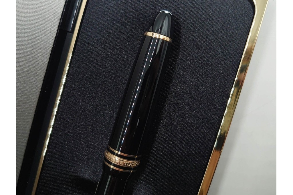 ドイツ　MONTBLANC(モンブラン)　マイスターシュテュック146　14K(14金)　艶やかなブラック軸が上品な万年筆　ケース付き　(R-088553)