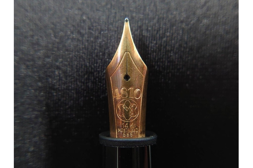 ドイツ　MONTBLANC(モンブラン)　マイスターシュテュック146　14K(14金)　艶やかなブラック軸が上品な万年筆　ケース付き　(R-088553)