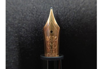 ドイツ　MONTBLANC(モンブラン)　マイスターシュテュック146　14K(14金)　艶やかなブラック軸が上品な万年筆　ケース付き　(R-088553)