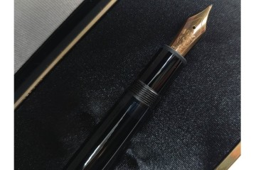 ドイツ　MONTBLANC(モンブラン)　マイスターシュテュック146　14K(14金)　艶やかなブラック軸が上品な万年筆　ケース付き　(R-088553)