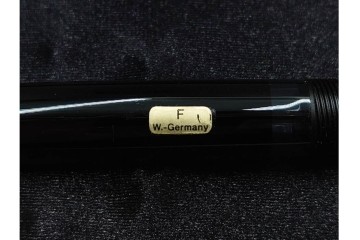 ドイツ　MONTBLANC(モンブラン)　マイスターシュテュック146　14K(14金)　艶やかなブラック軸が上品な万年筆　ケース付き　(R-088553)
