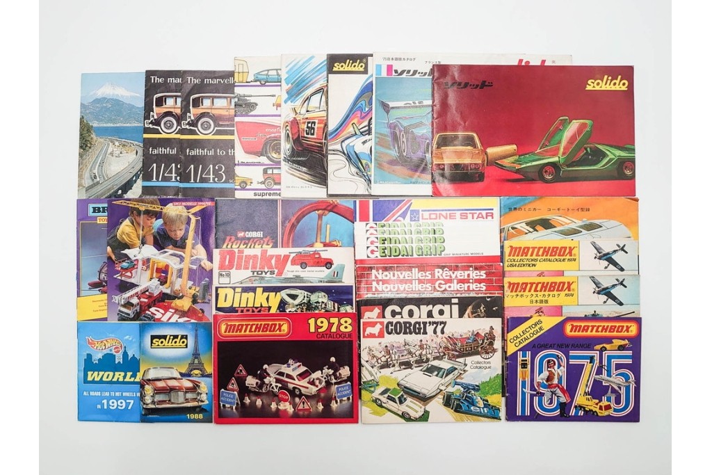 solido(ソリッド)・ダイヤペット・BRITAINS・siku・Dinky(ディンキー)・Corgi(コーギー)・MATCHBOX(マッチボックス)　レトロなミニカーなどのカタログまとめて28冊セット　(R-088554)