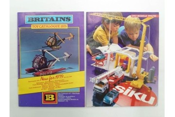 solido(ソリッド)・ダイヤペット・BRITAINS・siku・Dinky(ディンキー)・Corgi(コーギー)・MATCHBOX(マッチボックス)　レトロなミニカーなどのカタログまとめて28冊セット　(R-088554)
