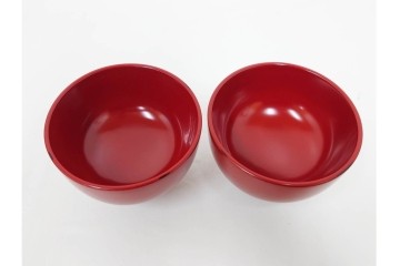根来塗　朱塗りの御好椀揃と彩り豊かな独楽盆セット　共箱付き　(R-088560)