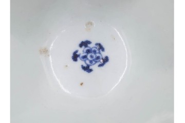 江戸期　古伊万里　染付　水仙文・瓔珞文・草花文　それぞれ異なる意匠が魅力のそば猪口3点セット　(R-088567)