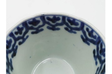 江戸期　古伊万里　染付　水仙文・瓔珞文・草花文　それぞれ異なる意匠が魅力のそば猪口3点セット　(R-088567)